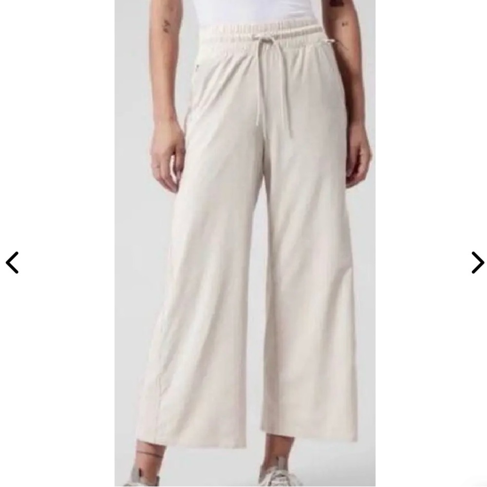 Athleta Wide Leg cropped Pants